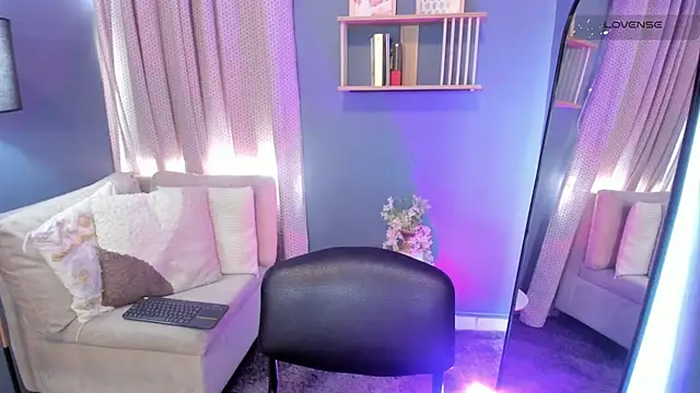  alaiasmile  online show from June 19, 7:17 pm