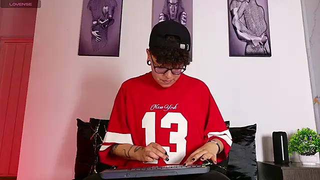 alex noa online show from July 16, 7:29 pm