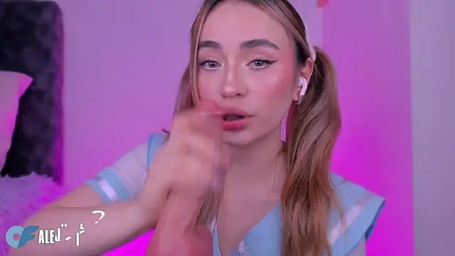 alejamillan1 online show from November 4, 4:39 am