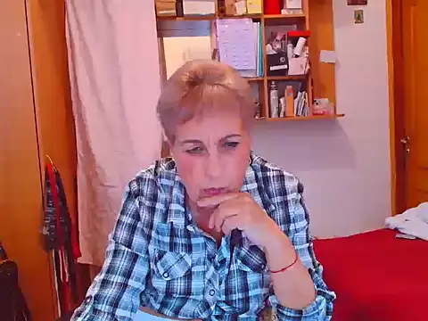 Snapshot of Victoria5643 chatting on October 5, 3:06 pm Victoria5643 online show from October 5, 3:06 pm