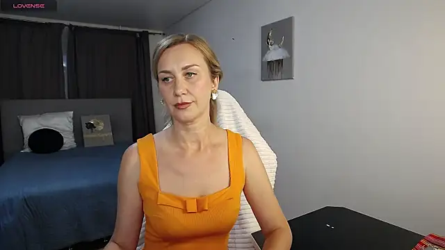 Vanessa Nowak online show from July 1, 5:34 pm
