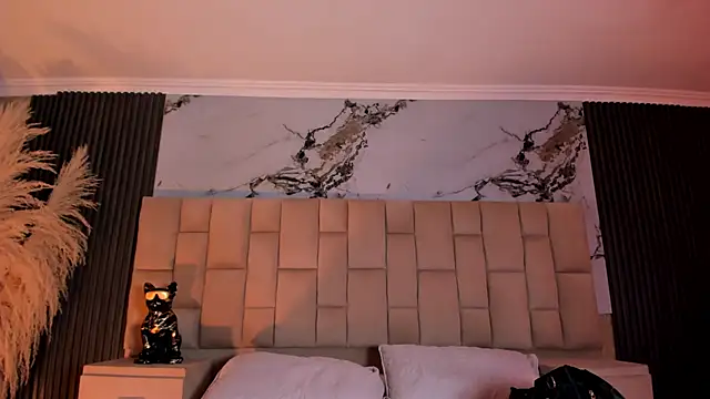 Agathaargent  online show from March 7, 10:50 pm