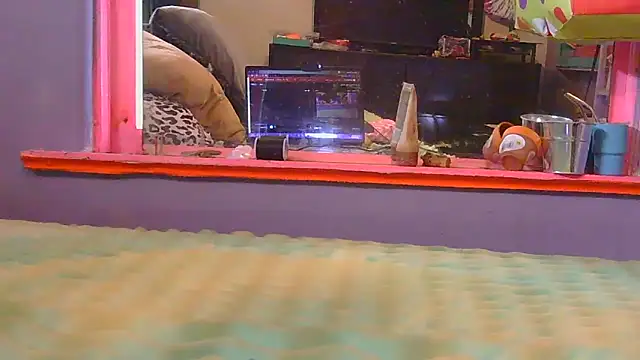 watermellonpussy online show from September 15, 6:04 pm