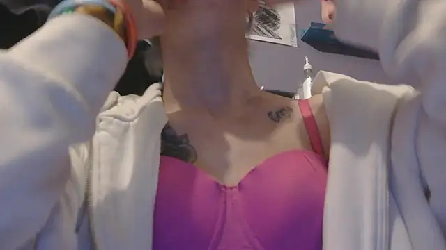 watermellonpussy online show from October 18, 9:05 pm