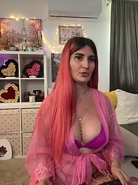 Snapshot of EvelynFrances chatting on October 10, 8:52 am EvelynFrances online show from October 10, 8:52 am