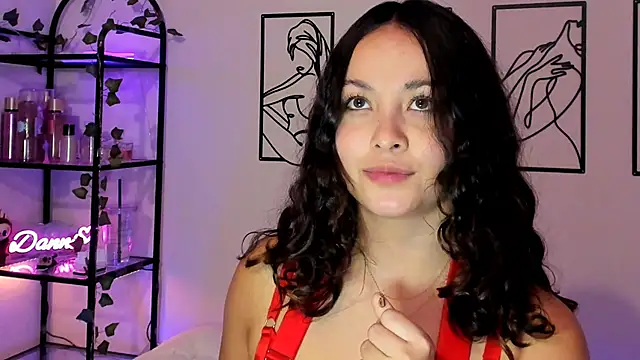 Snapshot of Megan_Rodrigo chatting on October 2, 10:37 pm Megan Rodrigo online show from October 2, 10:37 pm