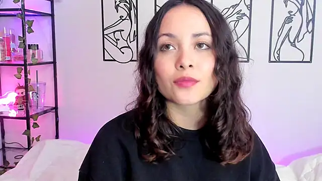 Snapshot of Megan_Rodrigo chatting on September 24, 8:19 pm Megan Rodrigo online show from September 24, 8:19 pm