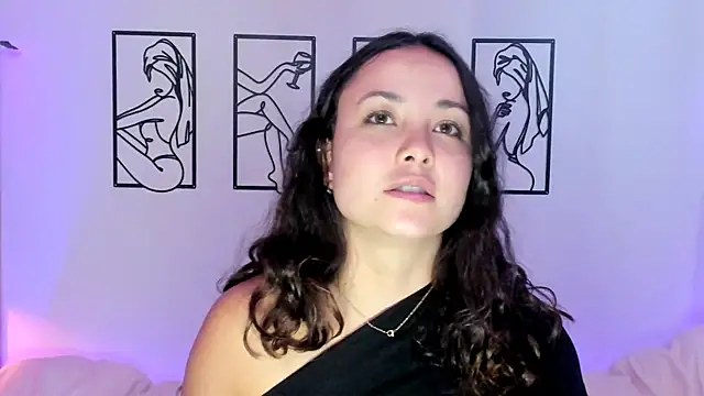 Snapshot of Megan_Rodrigo chatting on October 5, 7:08 pm Megan Rodrigo online show from October 5, 7:08 pm