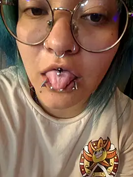 lucky-leah online show from July 23, 3:58 am