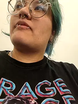lucky-leah online show from August 1, 4:14 am