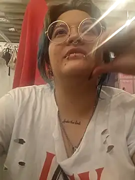 lucky-leah online show from June 30, 3:17 am