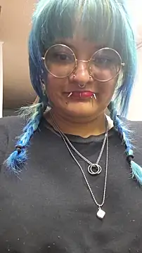 lucky-leah online show from February 13, 4:03 am