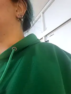 lucky-leah online show from June 18, 4:25 am