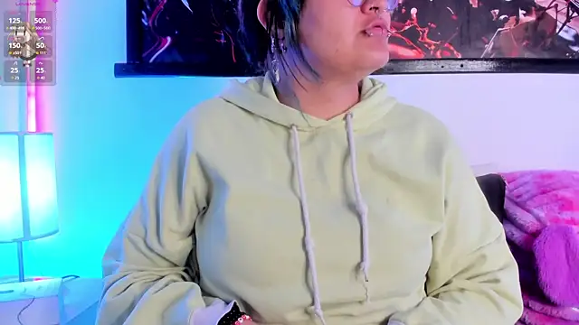 lucky-leah online show from July 24, 3:59 am