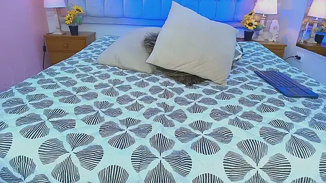 AlissonLopez  online show from October 7, 1:48 pm