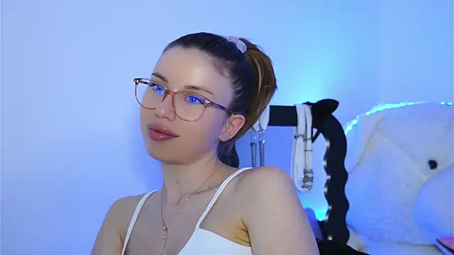 ivyleague  online show from March 10, 7:40 pm