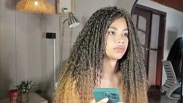 nayah   online show from June 23, 9:02 pm