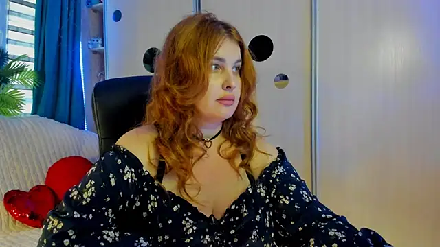 CoraSwon online show from July 17, 4:32 pm