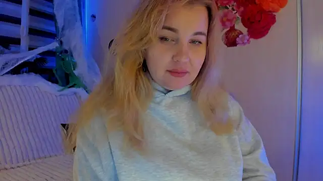 CoraSwon online show from November 2, 10:24 pm