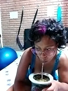 littlebrunett online show from January 19, 9:38 am