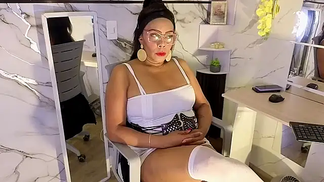 AmberNix online show from July 23, 2:36 pm