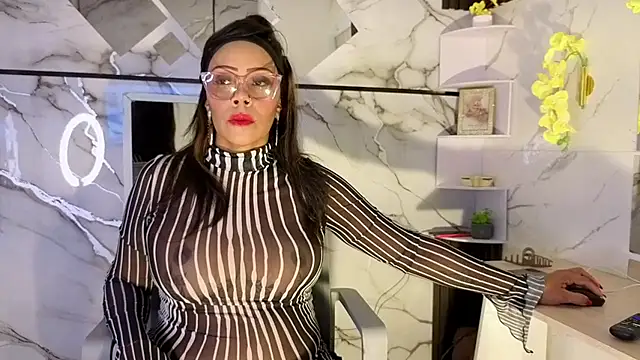 AmberNix online show from July 21, 1:45 pm