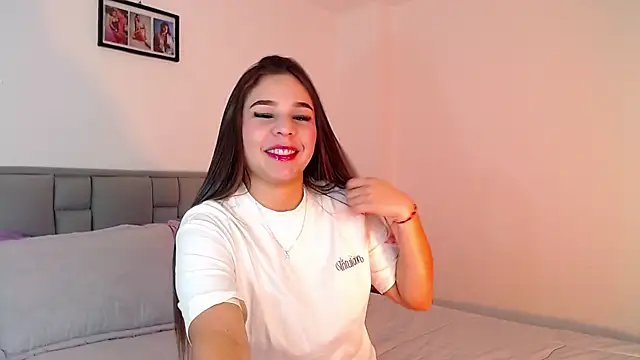 Snapshot of astrid-omega chatting on September 28, 2:18 am astrid-omega online show from September 28, 2:18 am