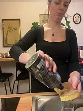 Off  Melonenmandy online show from February 17, 4:06 pm