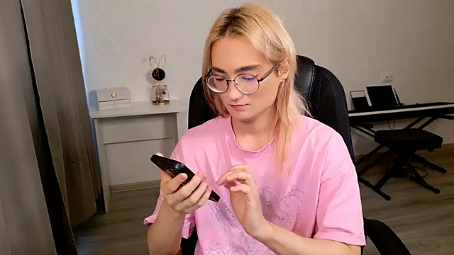 CuteYukiKun online show from January 19, 8:21 am