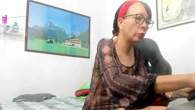daniela xue online show from August 4, 1:11 am