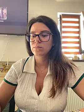 NadiraNoor online show from June 7, 2:24 pm