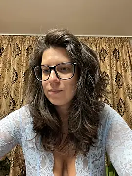 NadiraNoor online show from July 5, 10:37 pm