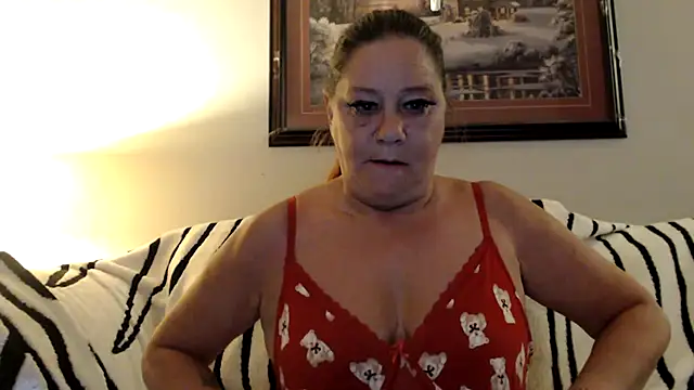 LexxiLeeds online show from March 18, 7:02 am