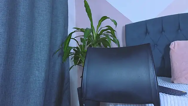 mailin18 online show from February 2, 9:58 pm