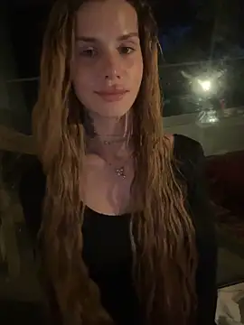 EmiliaCatalina online show from June 8, 11:48 pm