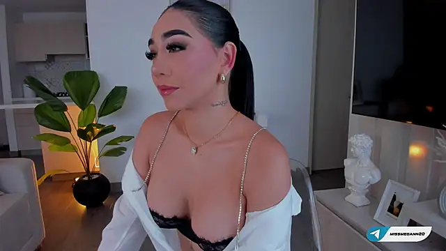 missmegann online show from October 12, 1:35 pm