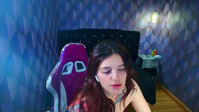 LiaHarryis online show from June 14, 2:24 am