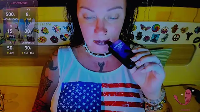 Snapshot of EllieOz chatting on September 9, 5:35 pm EllieOz online show from September 9, 5:35 pm
