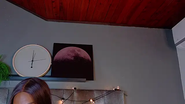 nahomi campbell online show from February 9, 7:38 pm