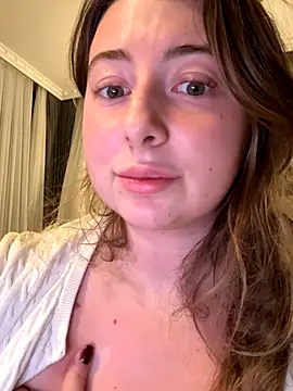 curvyflawless online show from November 18, 6:09 pm