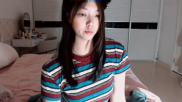 -Lucky Girl online show from April 22, 12:57 pm