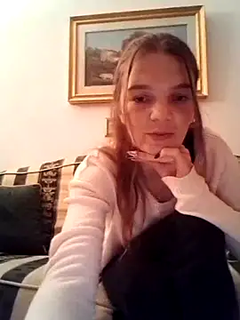 Snapshot of lostedbabys01 chatting on October 7, 7:40 pm lostedbabys01 online show from October 7, 7:40 pm
