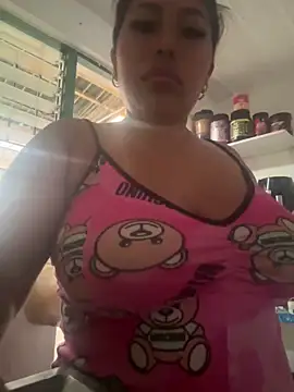 emmyjhonson07 online show from June 16, 11:44 am