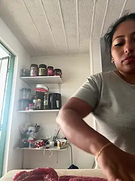 emmyjhonson07 online show from July 8, 5:37 pm