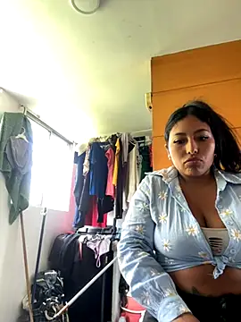 emmyjhonson07 online show from December 1, 4:20 pm