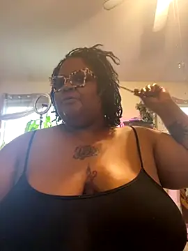 kweenxkarma online show from September 10, 10:21 pm