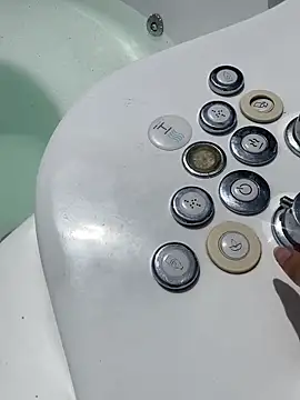 alaskavenom  online show from October 15, 3:58 pm