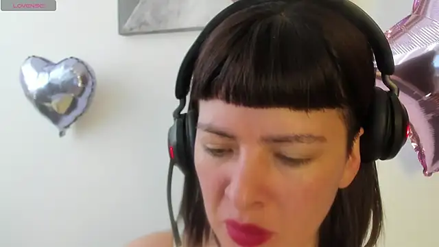 queen fetish online show from June 6, 2:56 pm