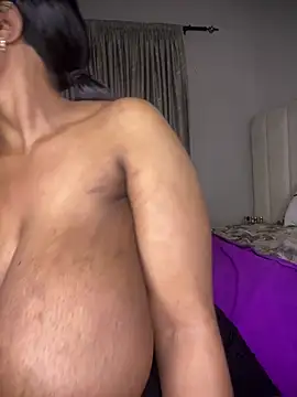 Bustygoddess32 online show from June 6, 11:33 pm