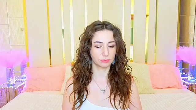KimmmLi online show from July 29, 1:00 pm